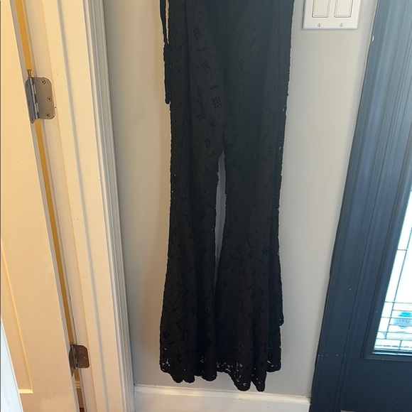 FREE PEOPLE Sz6 RISE & SHINE LACE JUMPSUIT FLARE BELL BOTTOM BLACK - Picture 7 of 8